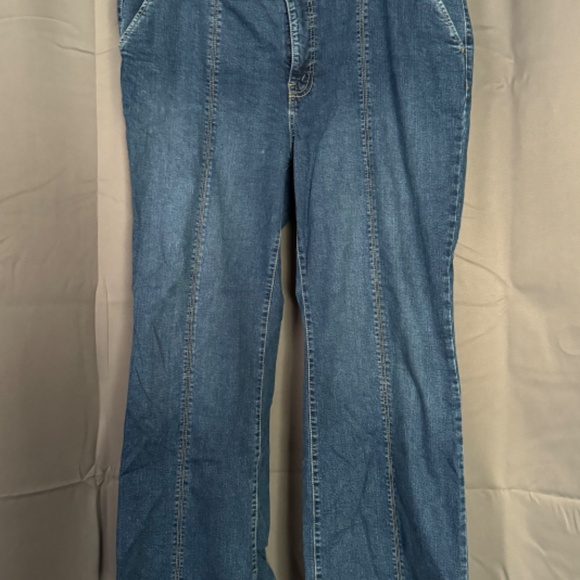 Seven7 jeans bootcut with stitching detail - Picture 1 of 2